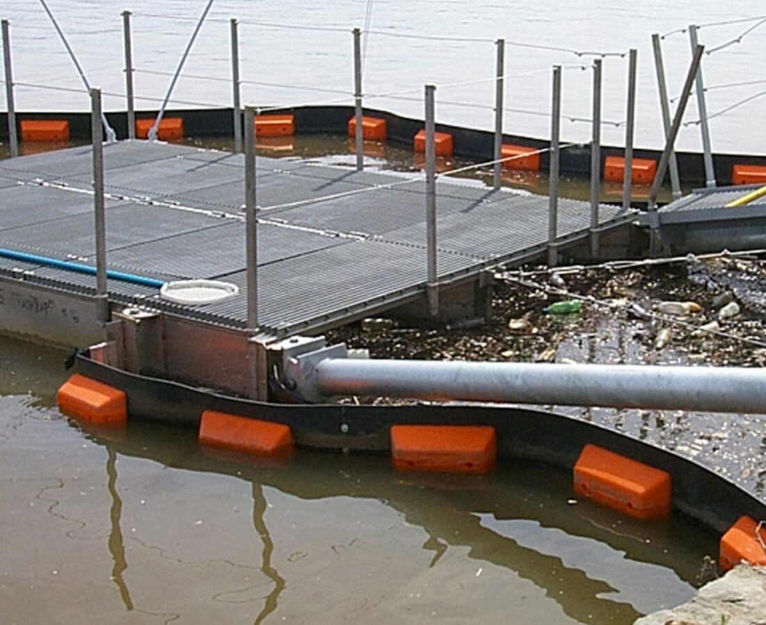 Trash Rafts Floating TrashTrap on the Anacostia River in Washington DC | StormTrap ...
